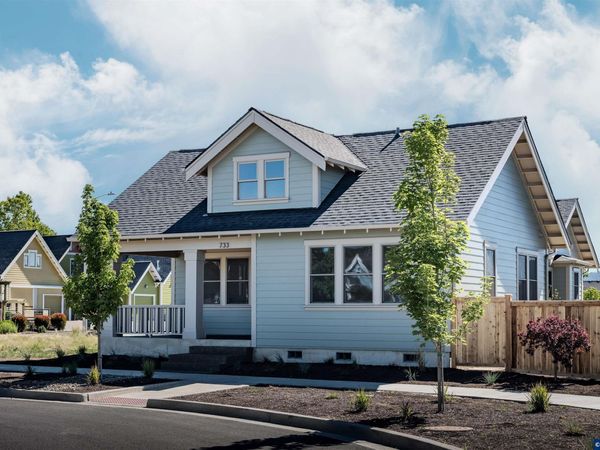 733 Yellowstone Dr S, Monmouth, OR 97361
