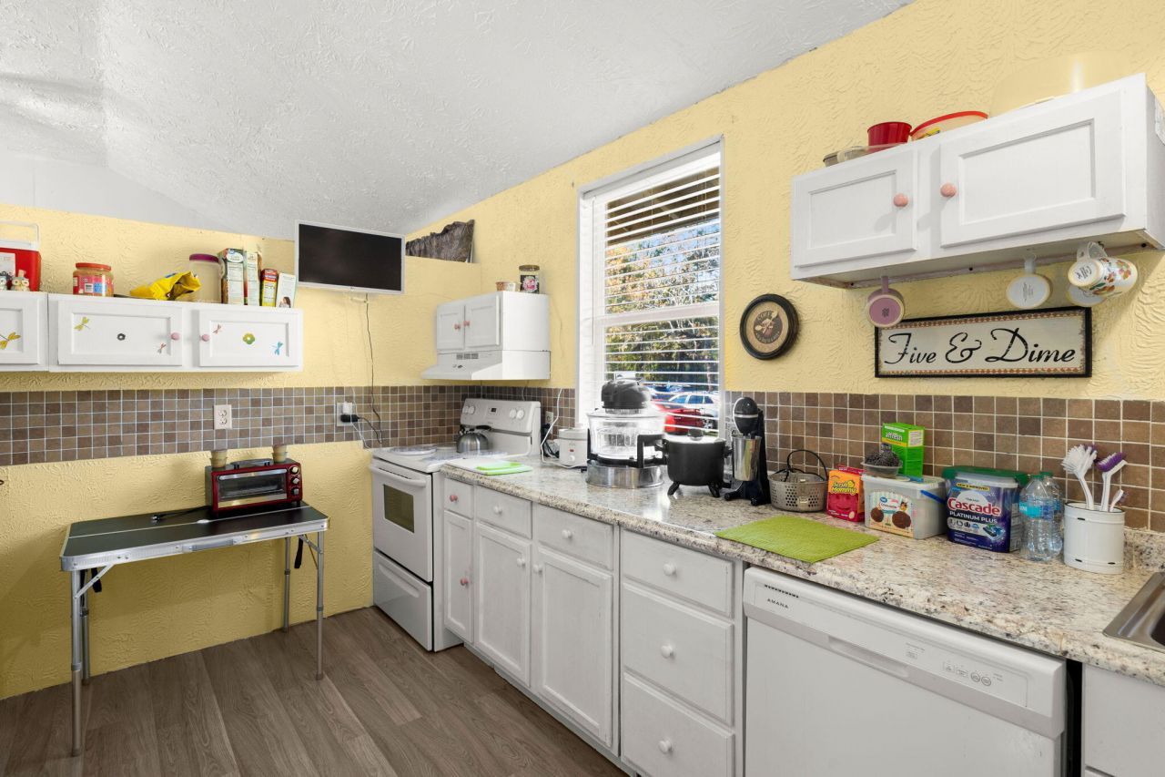 11341 Cottageville Highway Photo 12