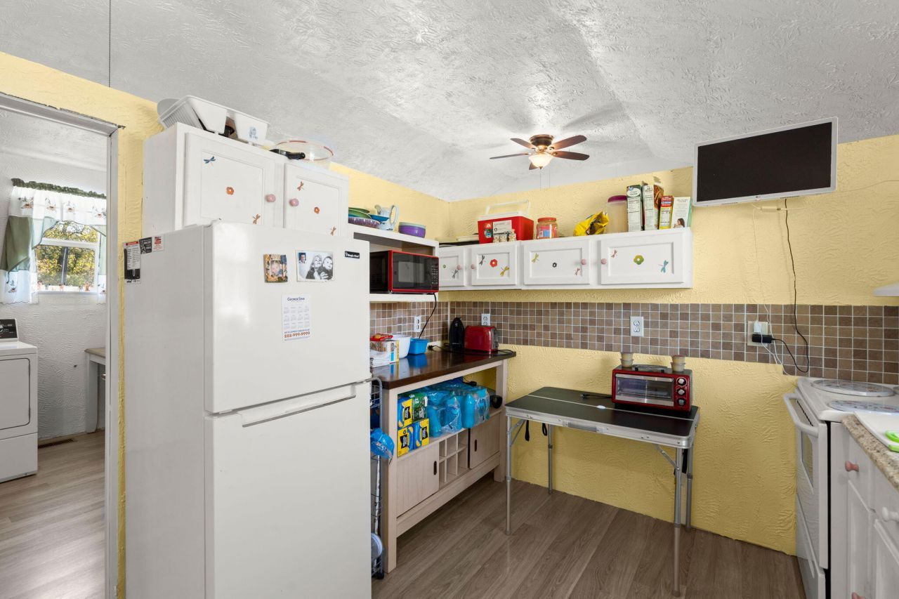 11341 Cottageville Highway Photo 13