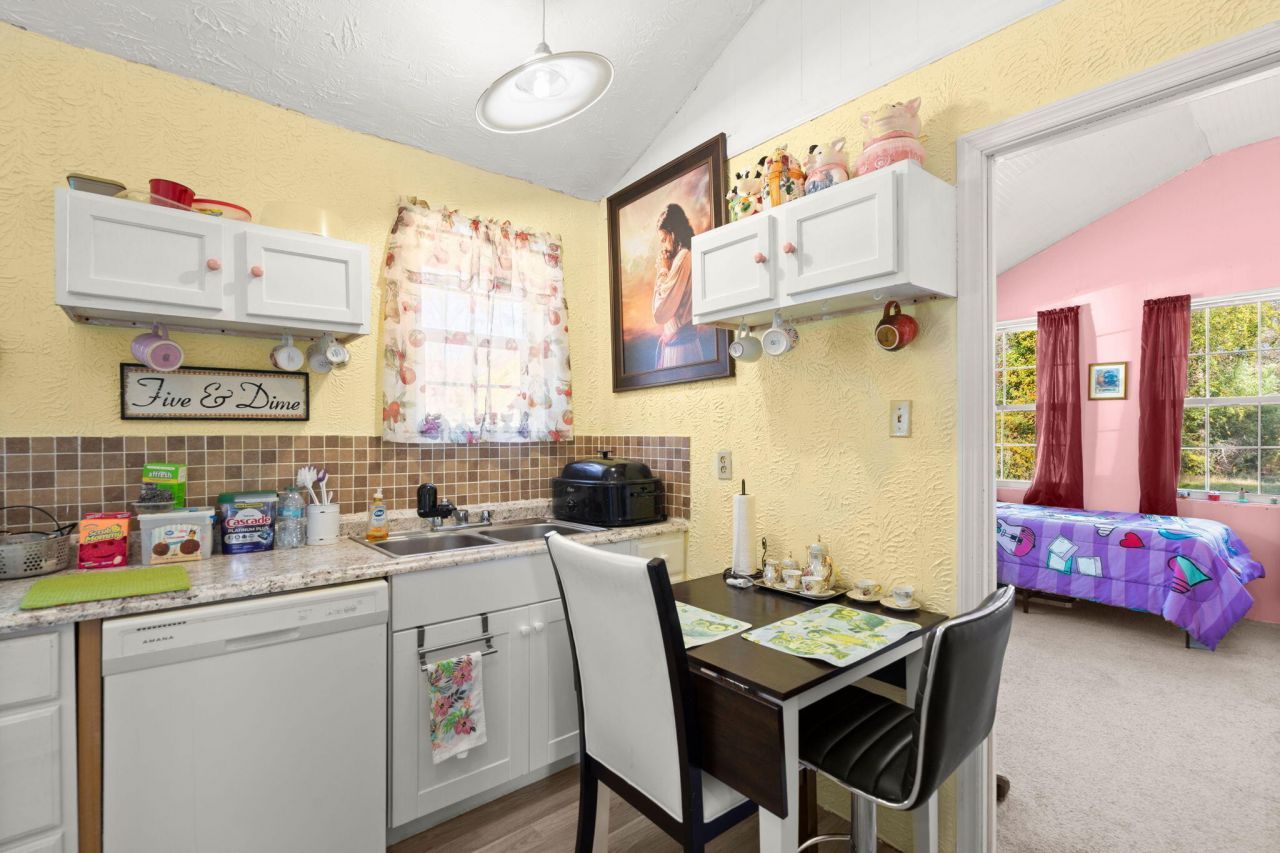 11341 Cottageville Highway Photo 14