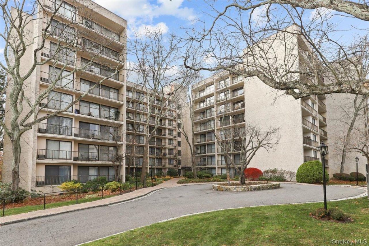 150 Overlook Avenue, Unit 6L, Peekskill, NY 10566 Main Photo