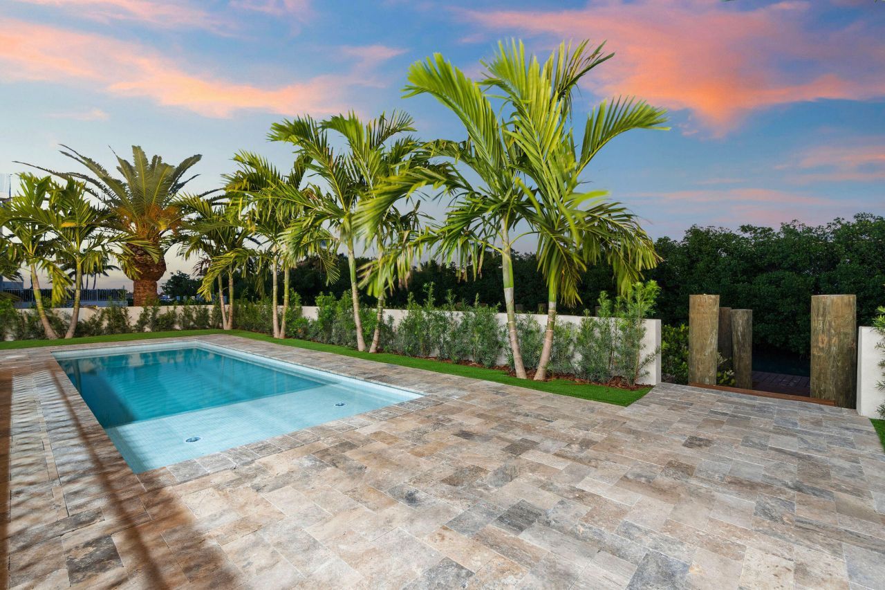 230 15th Circle, Key Colony, FL 33051 Photo