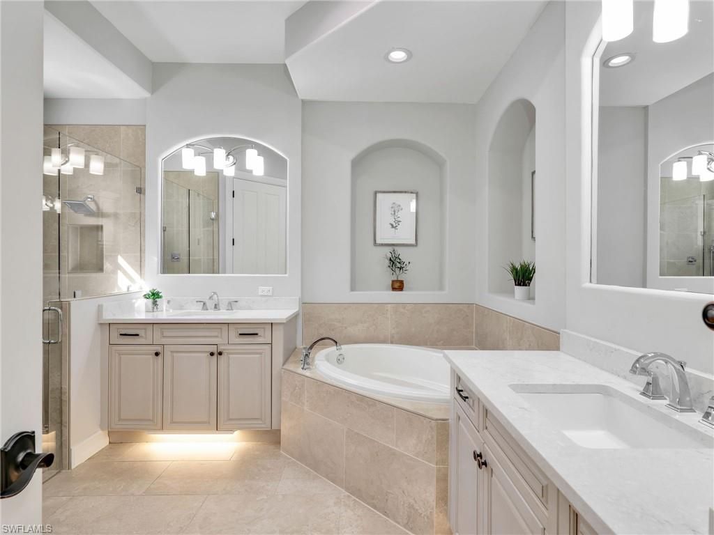 7864 Valencia Ct, Naples, FL 34113 Photo