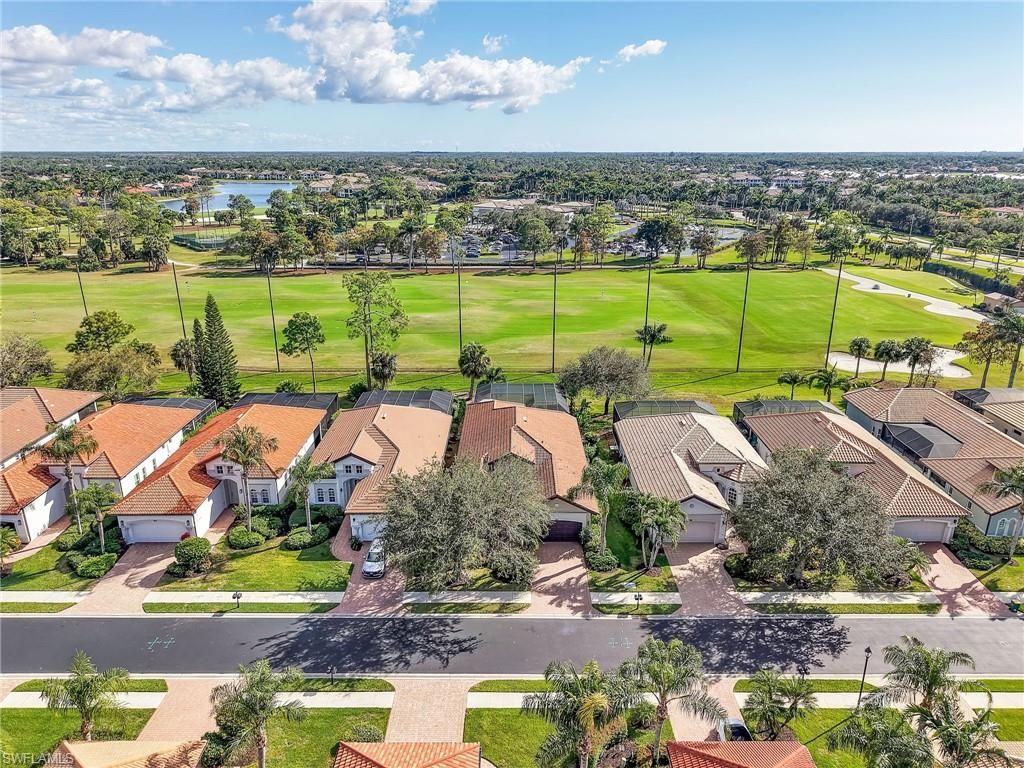 7864 Valencia Ct, Naples, FL 34113 Photo