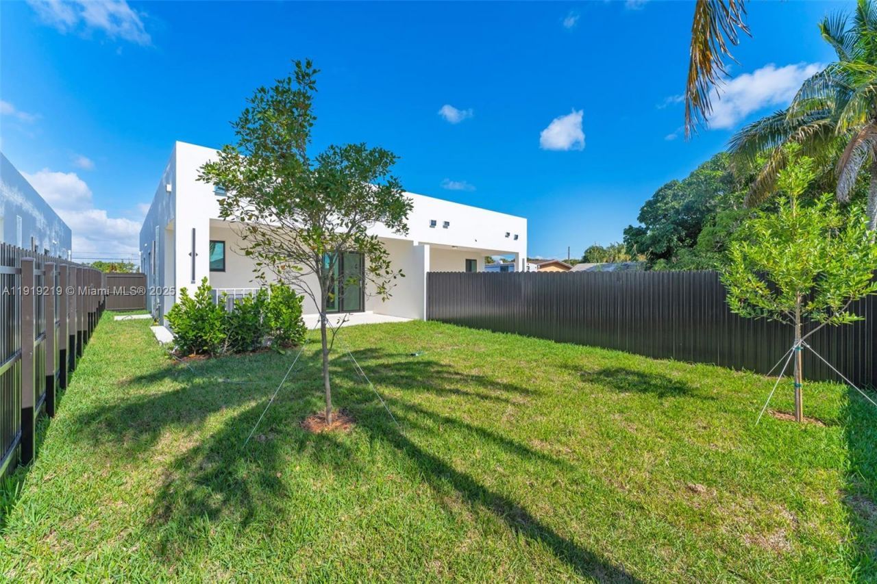 12350 SW 219 Street, Miami, FL 33170 Photo