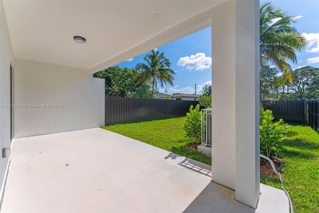 12350 SW 219 Street, Miami, FL 33170 Photo