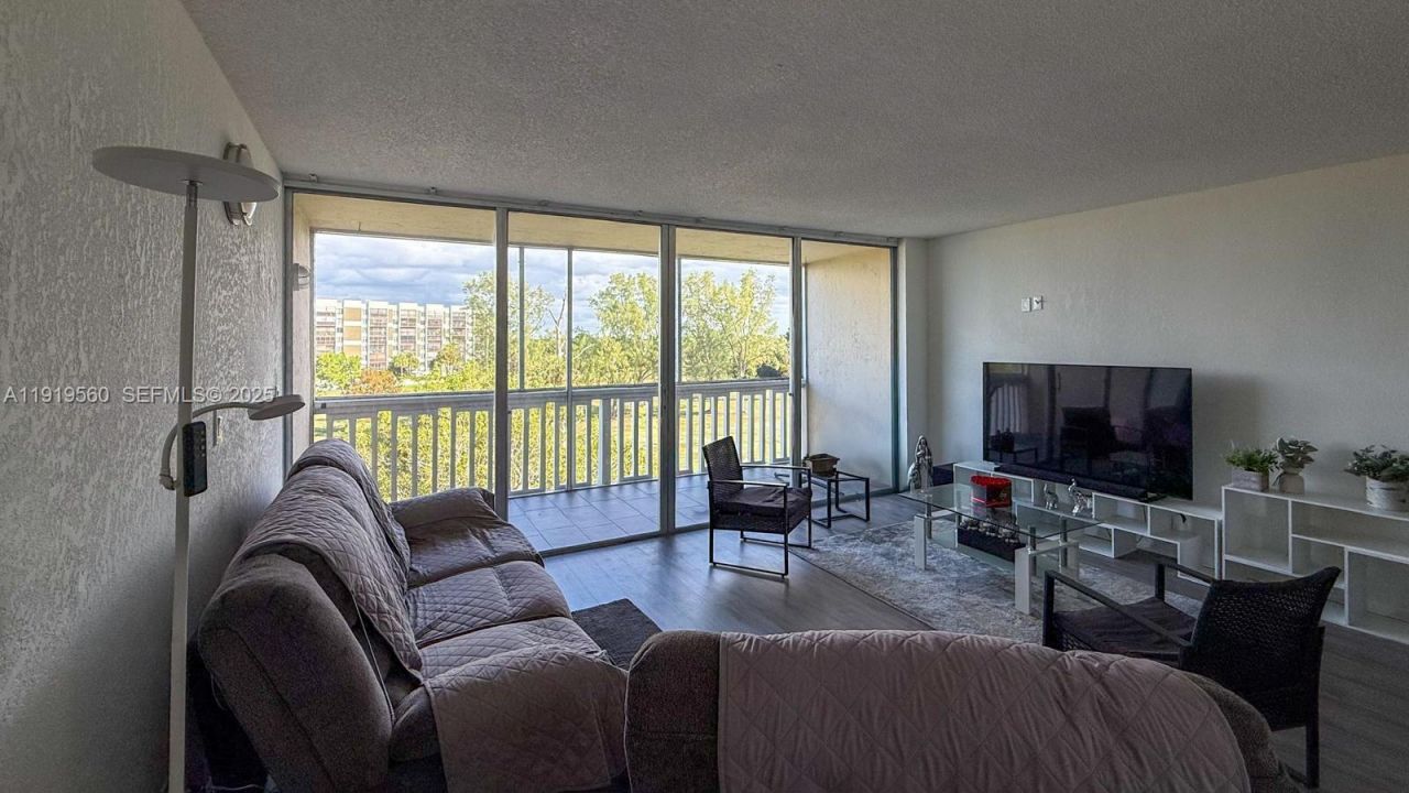 7051 Environ Blvd, Unit 436, Lauderhill, FL 33319 Photo