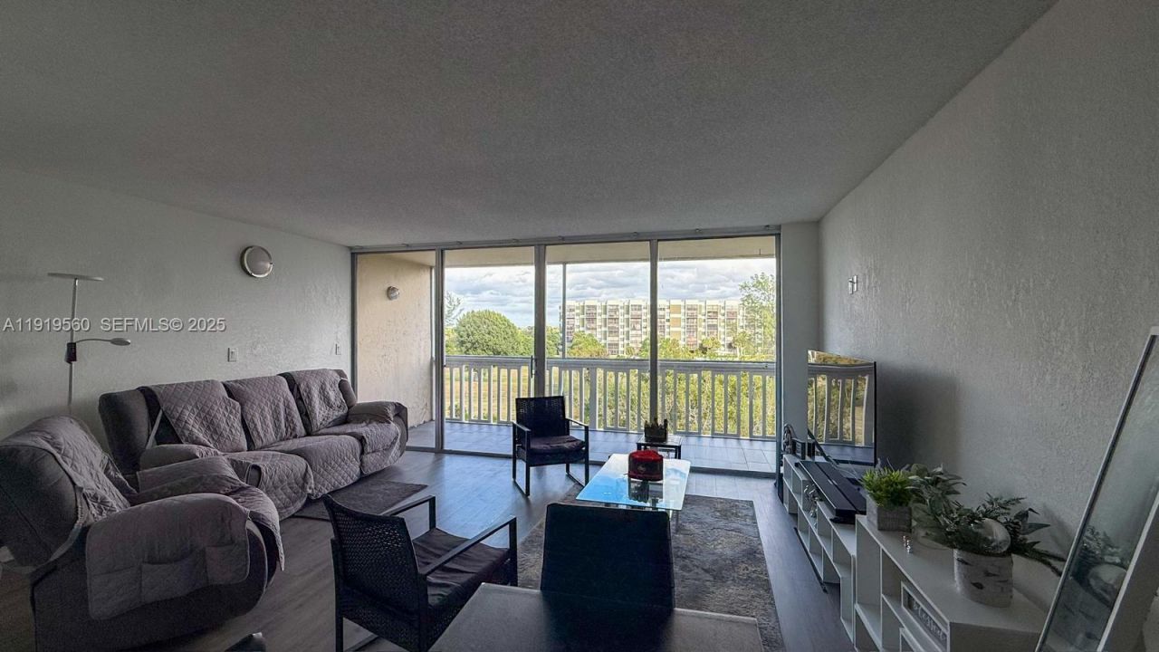 7051 Environ Blvd, Unit 436, Lauderhill, FL 33319 Photo