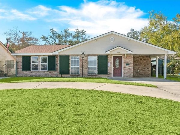 412 STRATFORD Drive, Harahan, LA 70123
