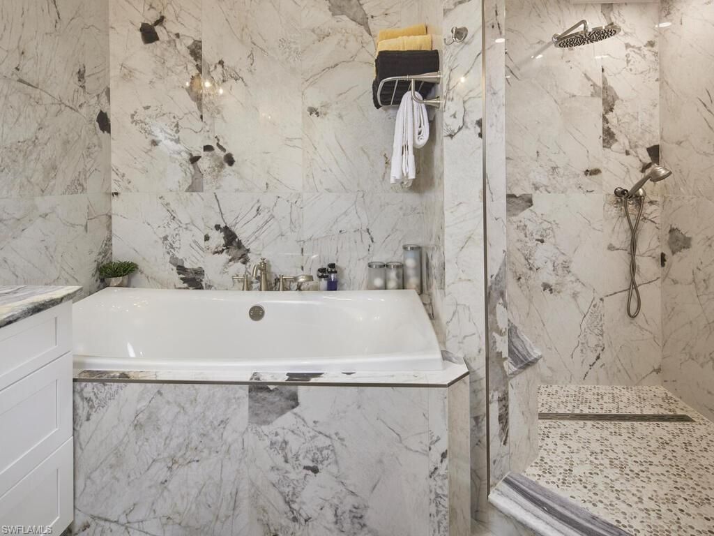 575 Park Shore Dr, Unit H2, Naples, FL 34103 Photo