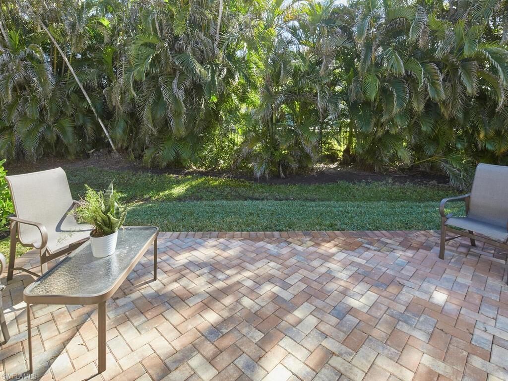 575 Park Shore Dr, Unit H2, Naples, FL 34103 Photo