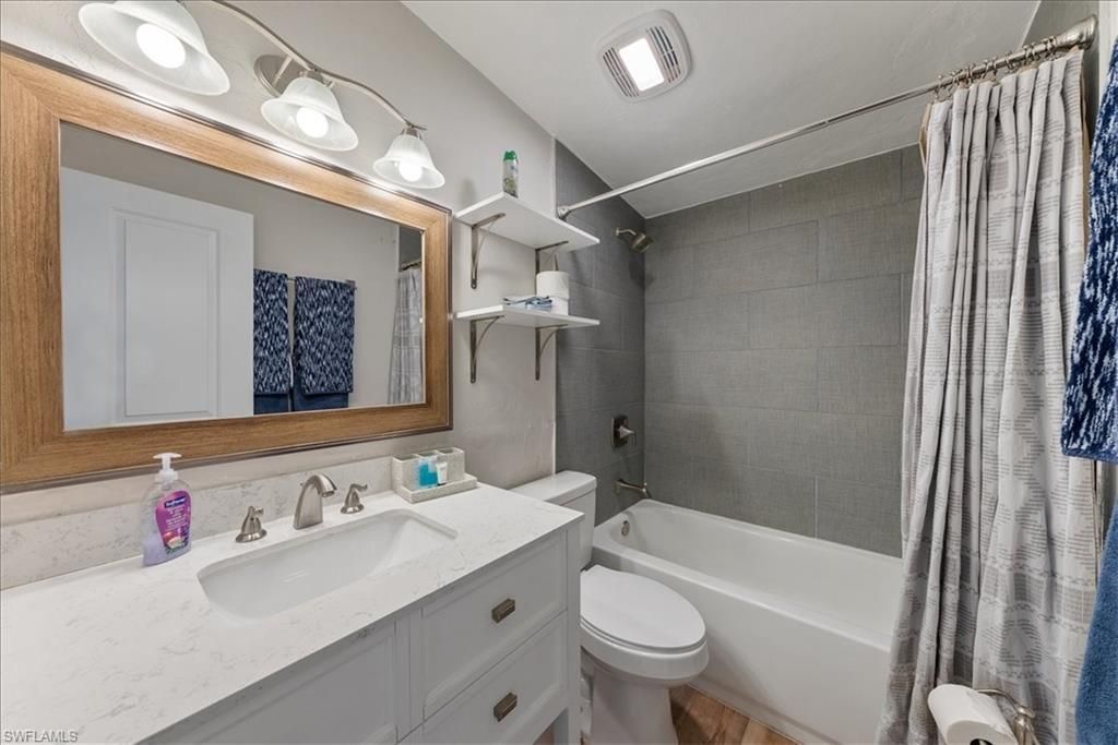 1280 Embassy Ln, Naples, FL 34104 Photo