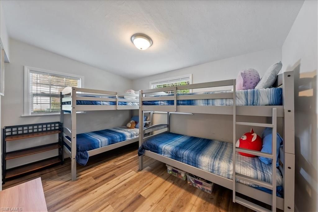 1280 Embassy Ln, Naples, FL 34104 Photo