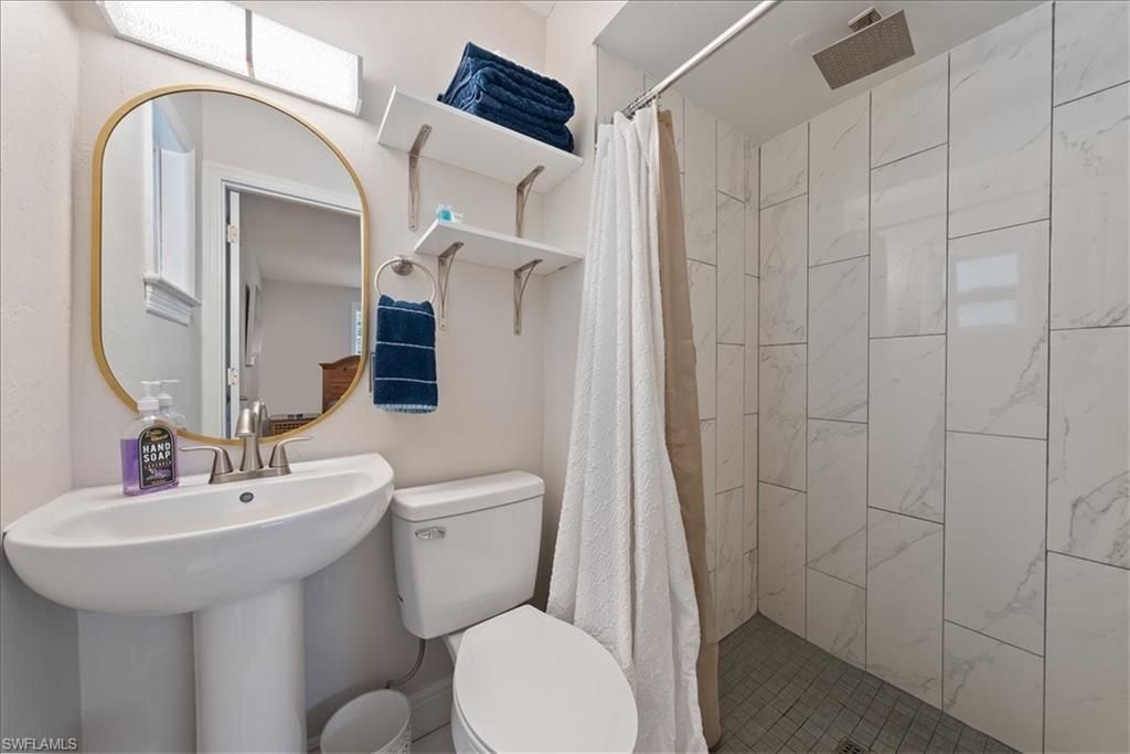 1280 Embassy Ln, Naples, FL 34104 Photo