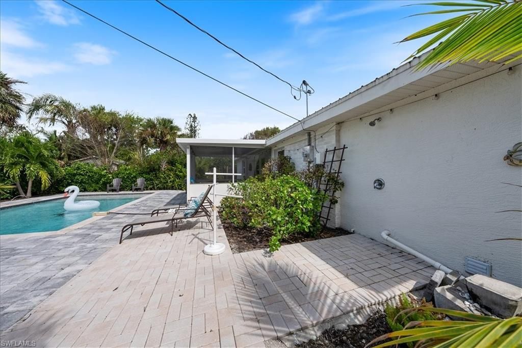 1280 Embassy Ln, Naples, FL 34104 Photo