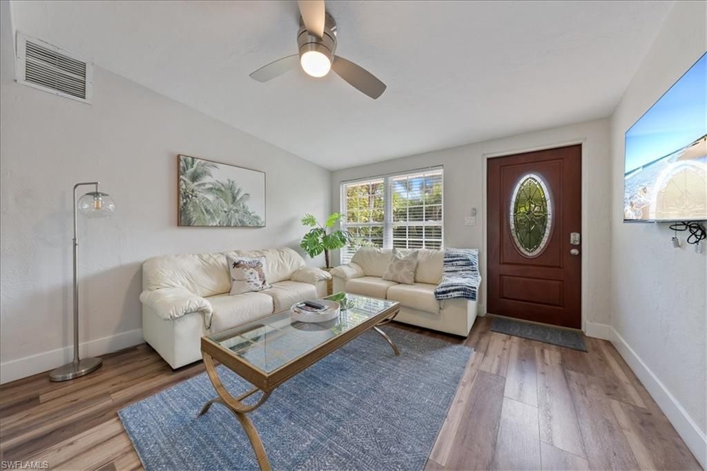 1280 Embassy Ln, Naples, FL 34104 Photo