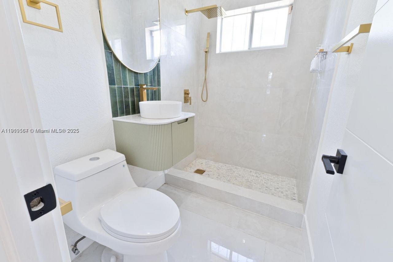 75 NW 125th St, North Miami, FL 33168 Photo