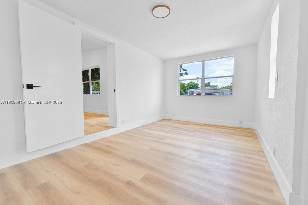 75 NW 125th St, North Miami, FL 33168 Photo