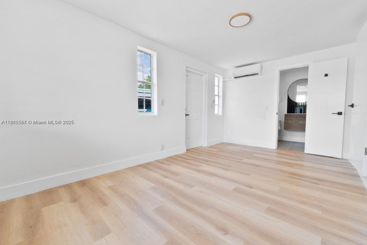 75 NW 125th St, North Miami, FL 33168 Photo