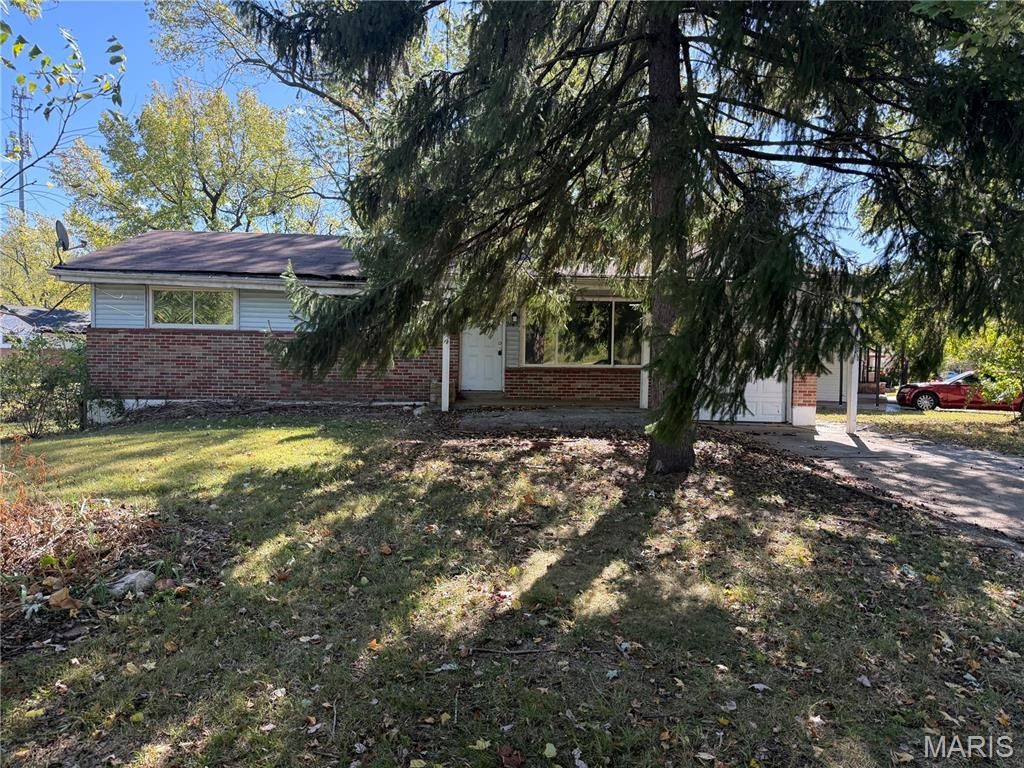 2442 Gardner Drive, Saint Louis, MO 63136 Main Photo