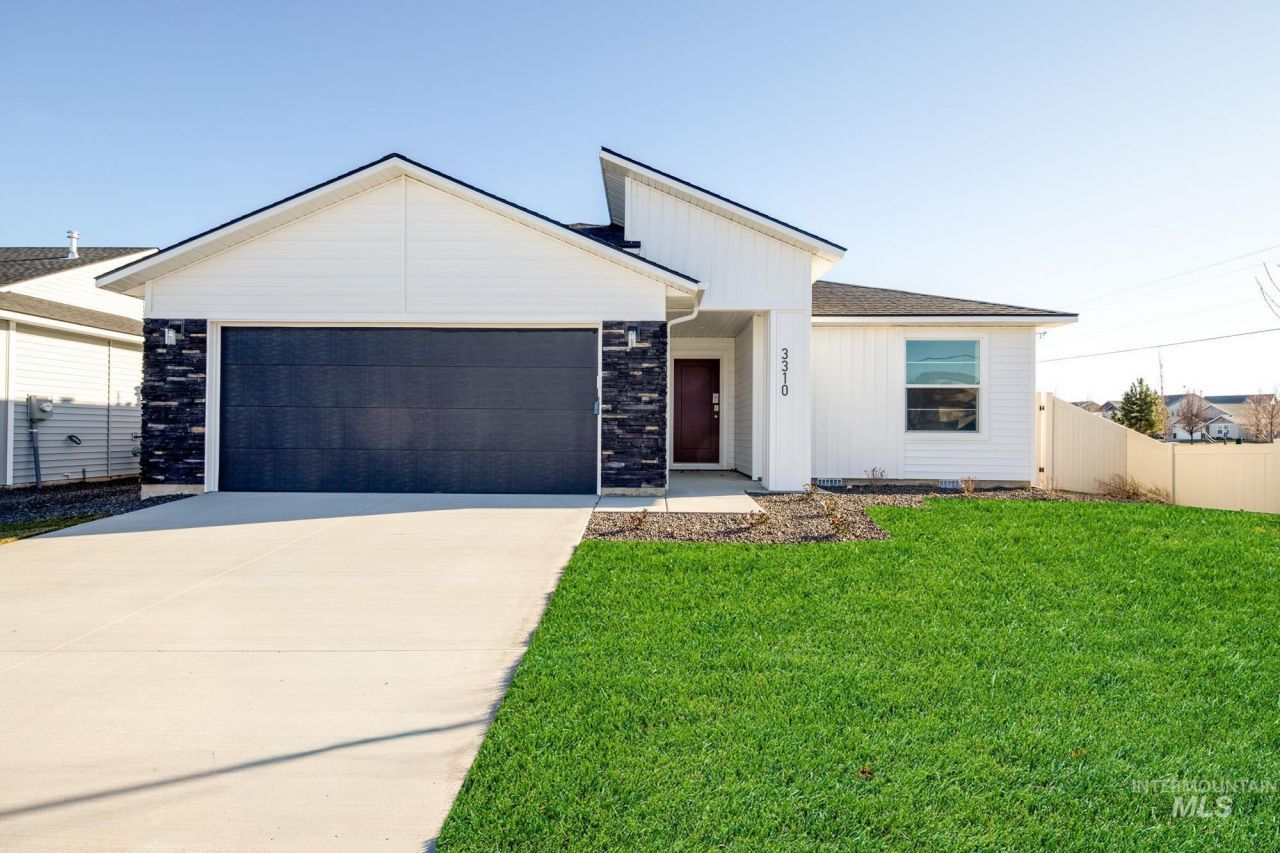 3310 S Maple Ranch Way, Nampa, ID 83686 Main Photo