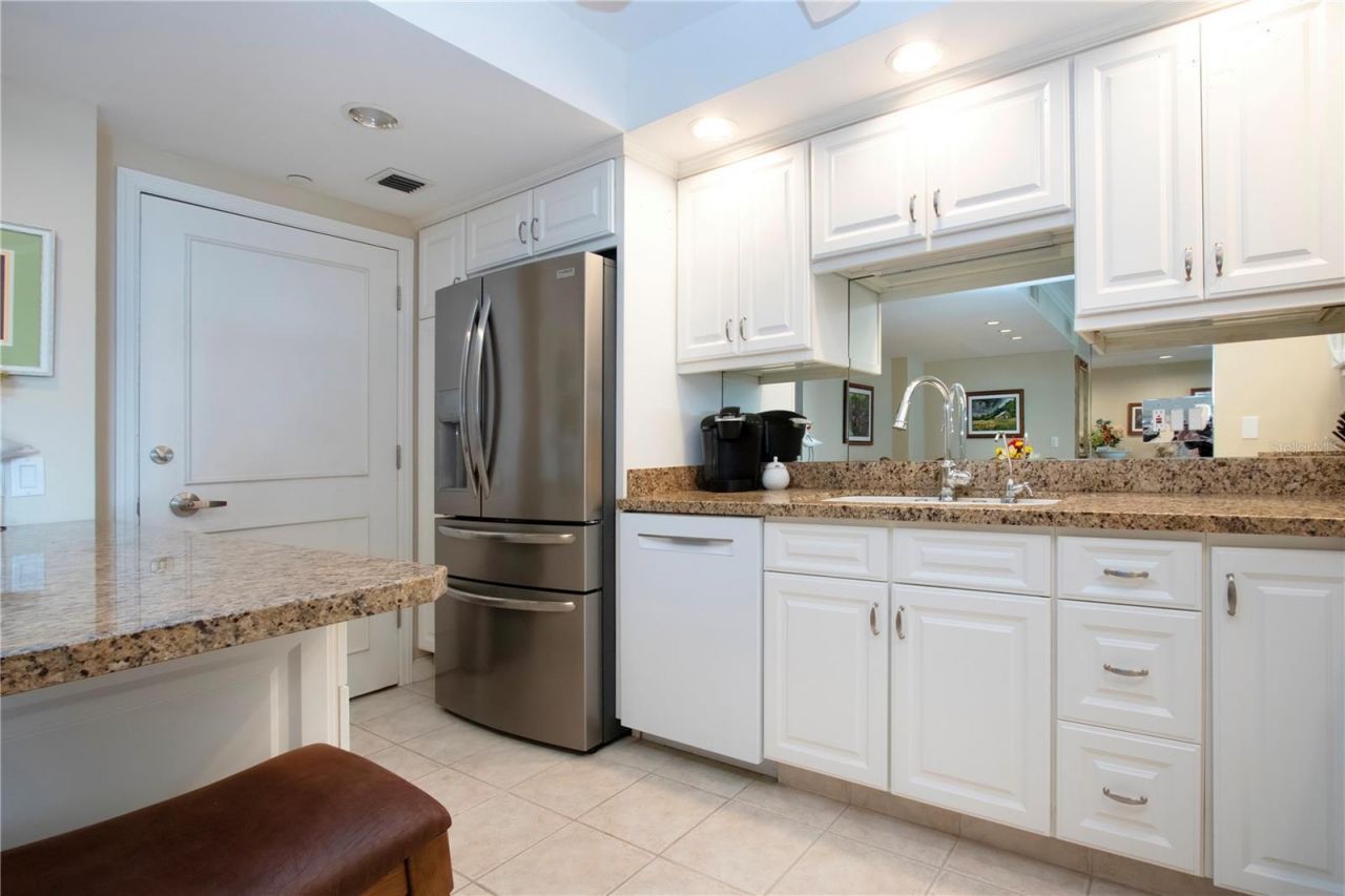 1212 Benjamin Franklin Drive, Unit 607, Sarasota, FL 34236 Photo