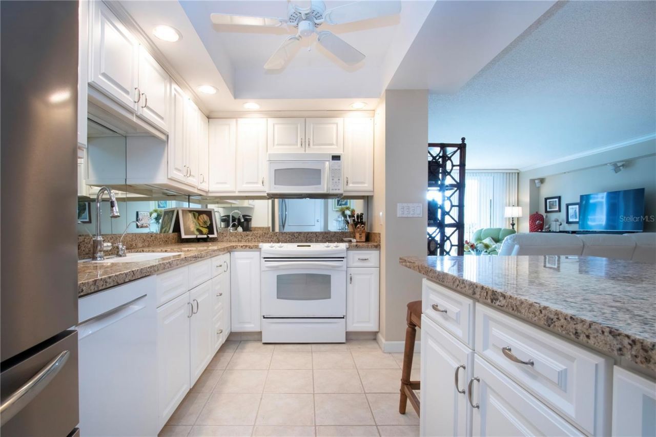 1212 Benjamin Franklin Drive, Unit 607, Sarasota, FL 34236 Photo