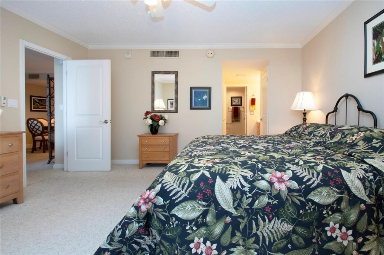 1212 Benjamin Franklin Drive, Unit 607, Sarasota, FL 34236 Photo