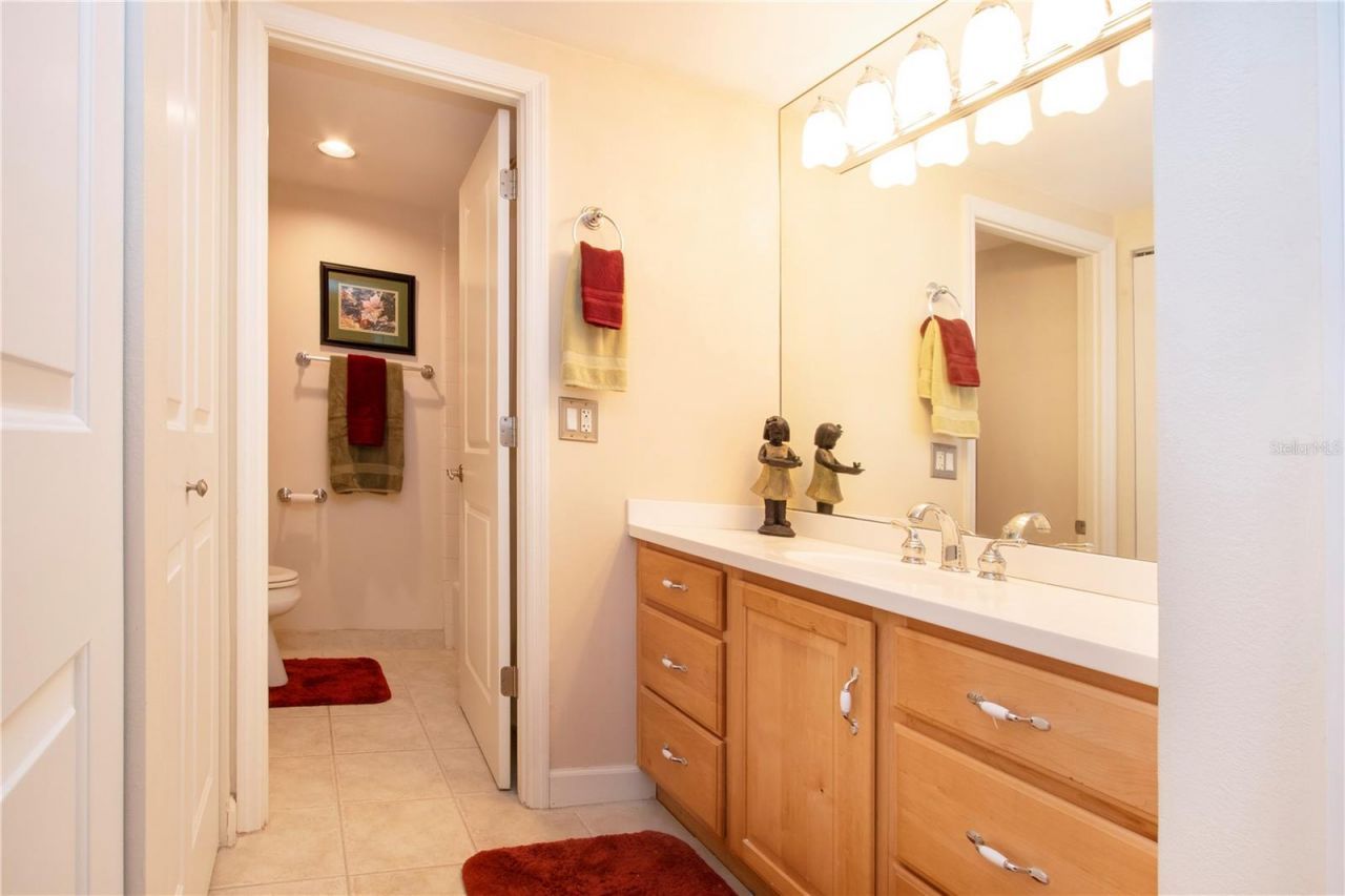 1212 Benjamin Franklin Drive, Unit 607, Sarasota, FL 34236 Photo