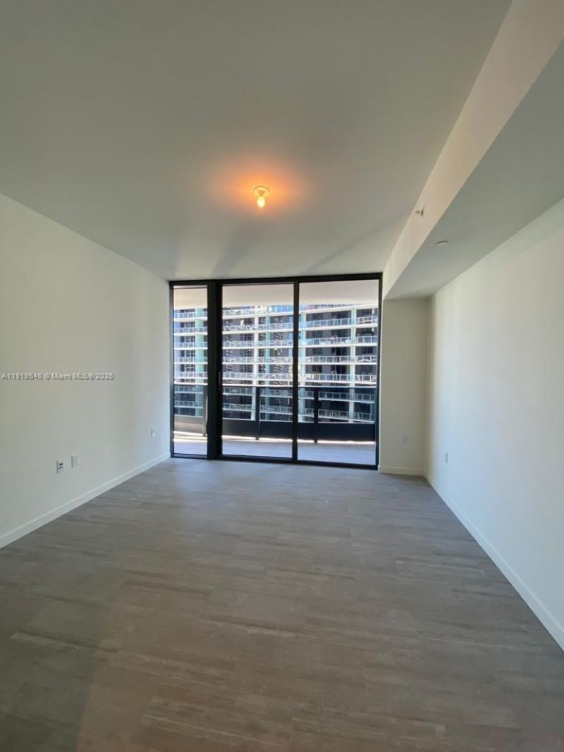 1000 Brickell Plz, Unit 3207, Miami, FL 33131 Photo