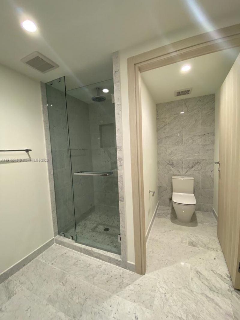 1000 Brickell Plz, Unit 3207, Miami, FL 33131 Photo