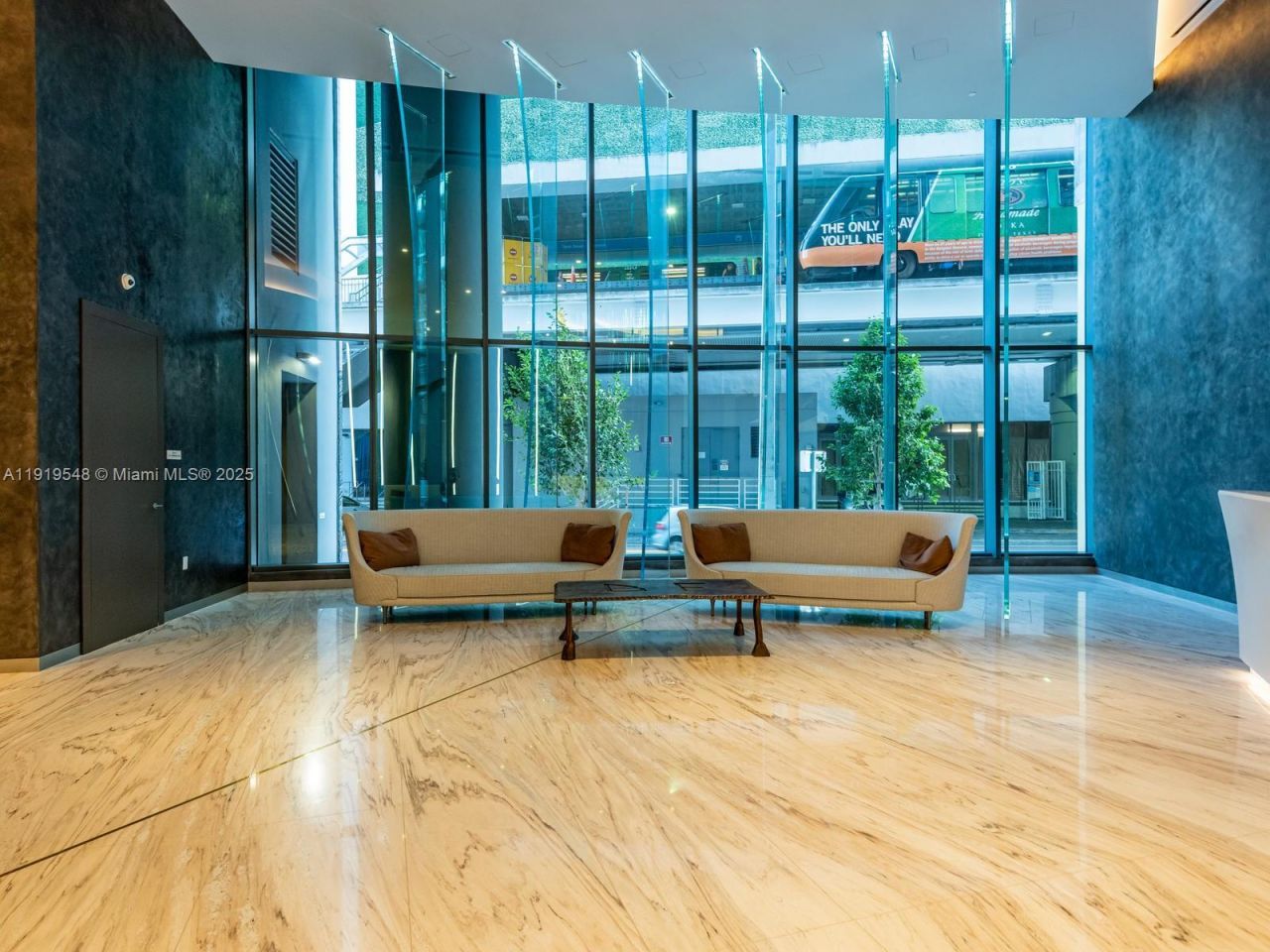 1000 Brickell Plz, Unit 3207, Miami, FL 33131 Photo