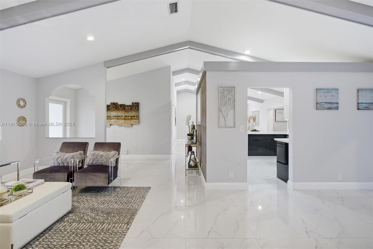 5601 SW 195th Ter, Southwest Ranches, FL 33332 Photo