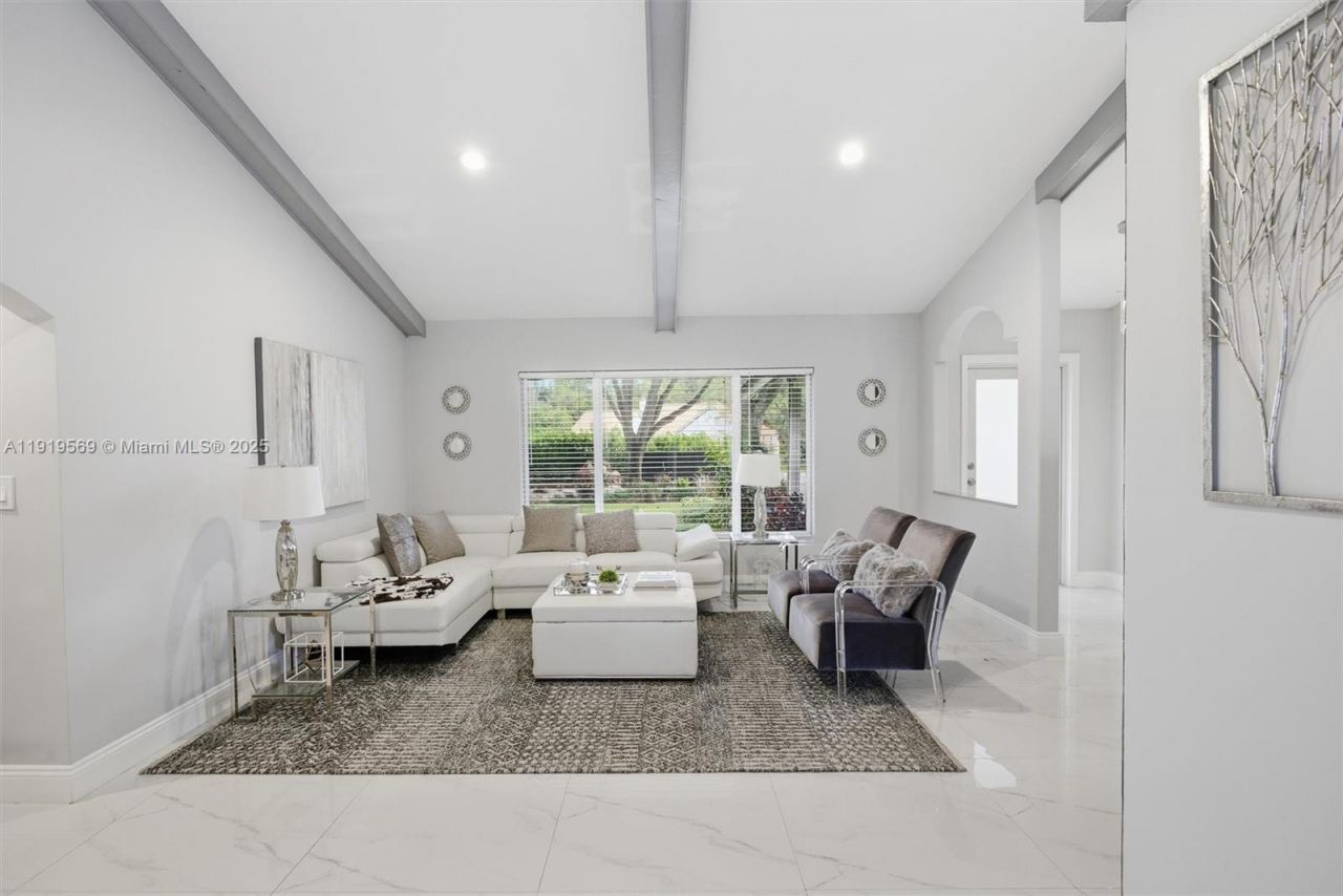 5601 SW 195th Ter, Southwest Ranches, FL 33332 Photo