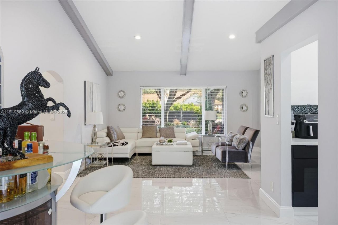 5601 SW 195th Ter, Southwest Ranches, FL 33332 Photo