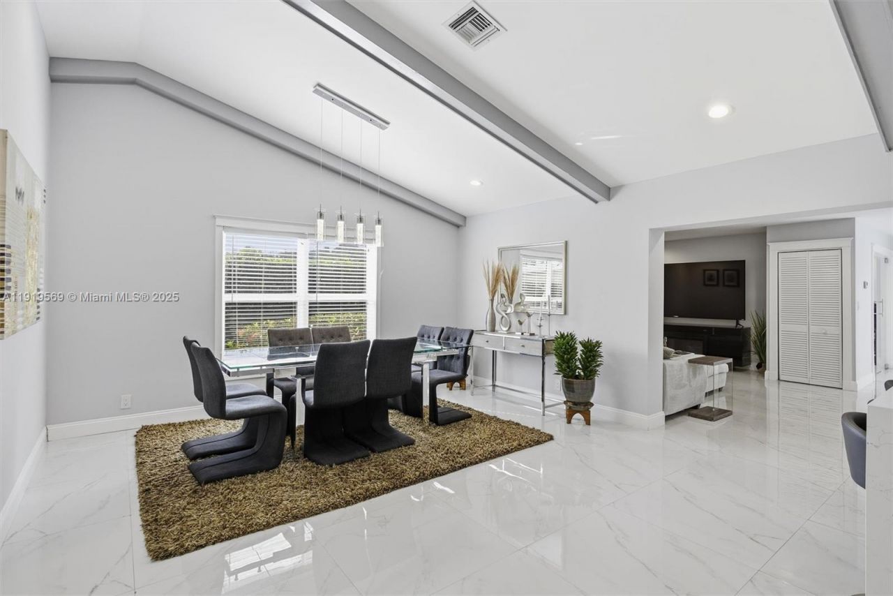 5601 SW 195th Ter, Southwest Ranches, FL 33332 Photo