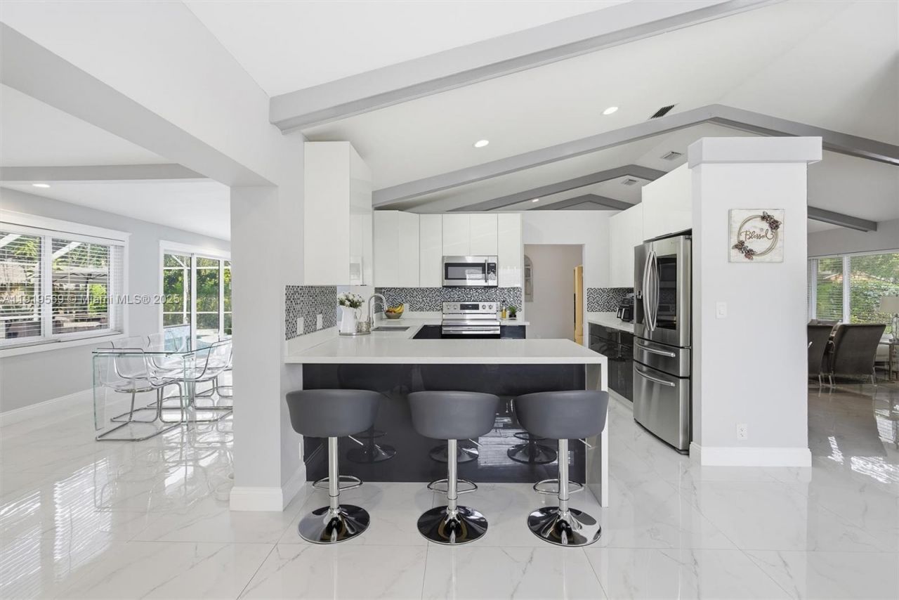 5601 SW 195th Ter, Southwest Ranches, FL 33332 Photo