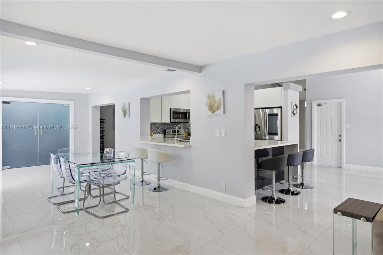 5601 SW 195th Ter, Southwest Ranches, FL 33332 Photo