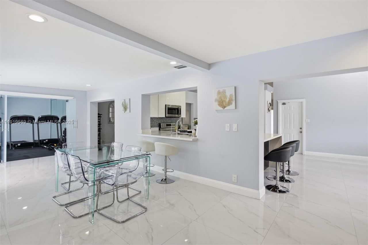 5601 SW 195th Ter, Southwest Ranches, FL 33332 Photo