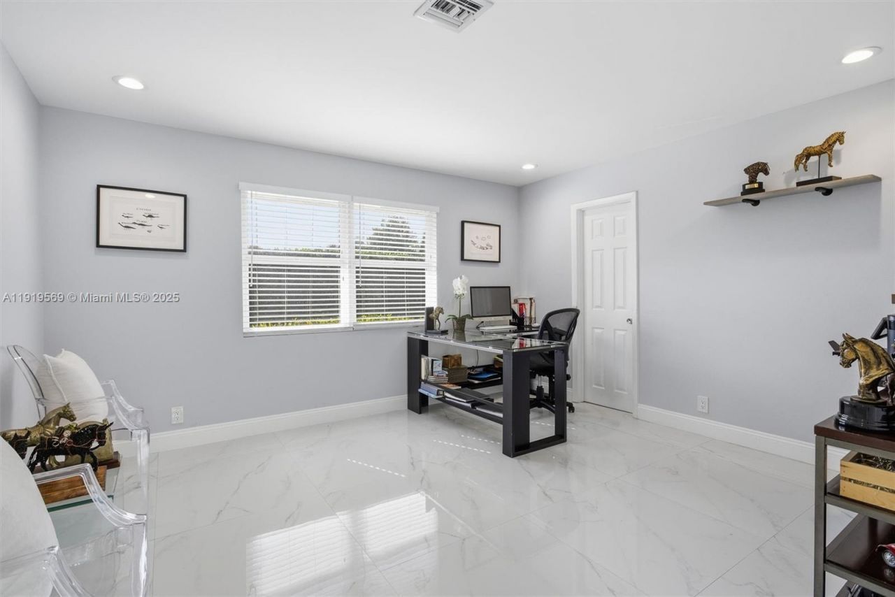 5601 SW 195th Ter, Southwest Ranches, FL 33332 Photo