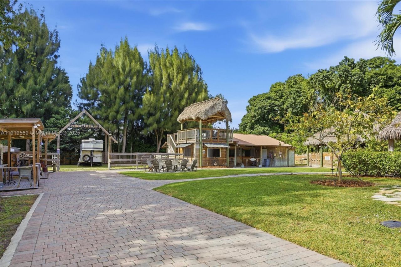 5601 SW 195th Ter, Southwest Ranches, FL 33332 Photo