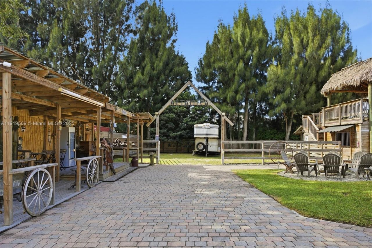 5601 SW 195th Ter, Southwest Ranches, FL 33332 Photo