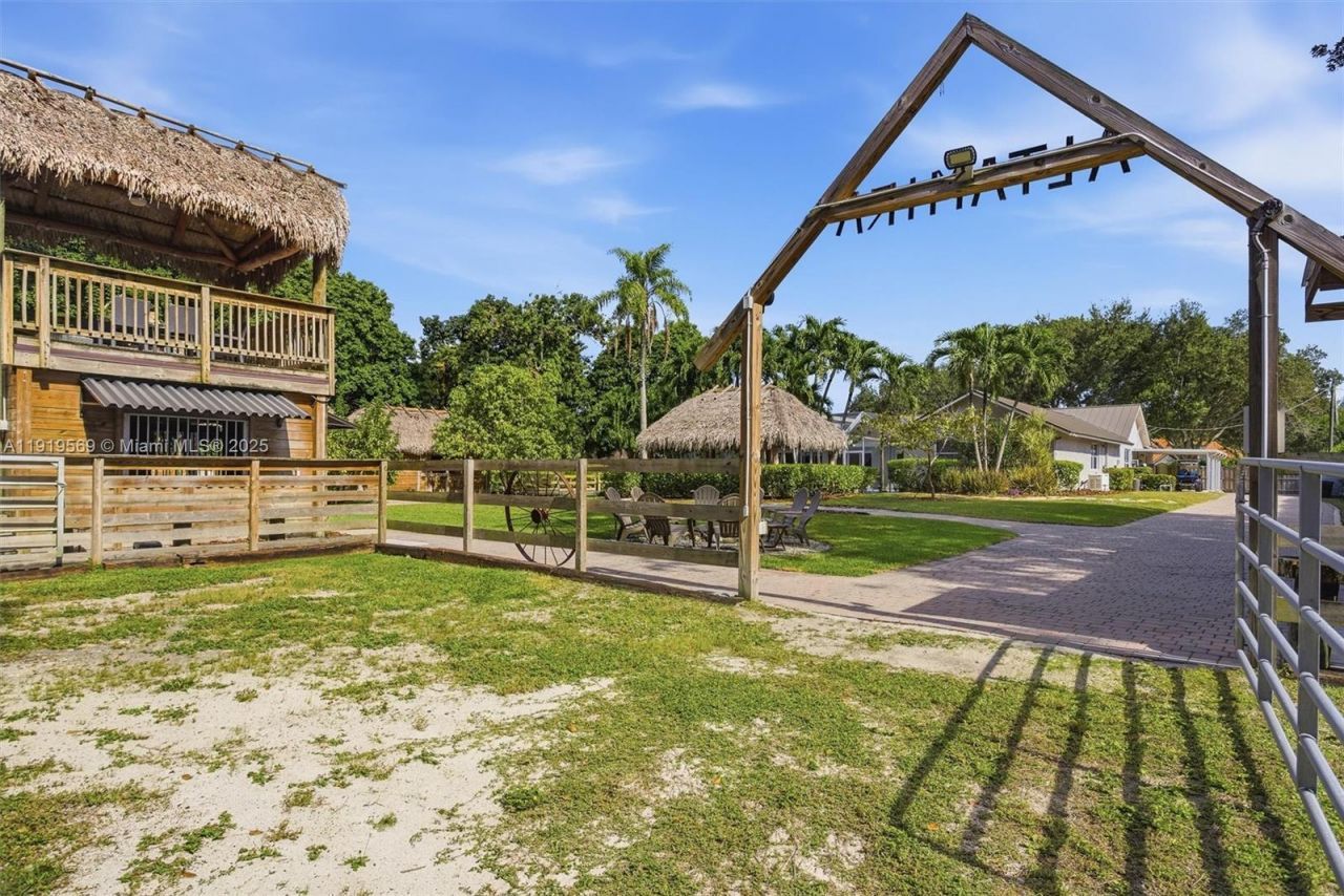 5601 SW 195th Ter, Southwest Ranches, FL 33332 Photo