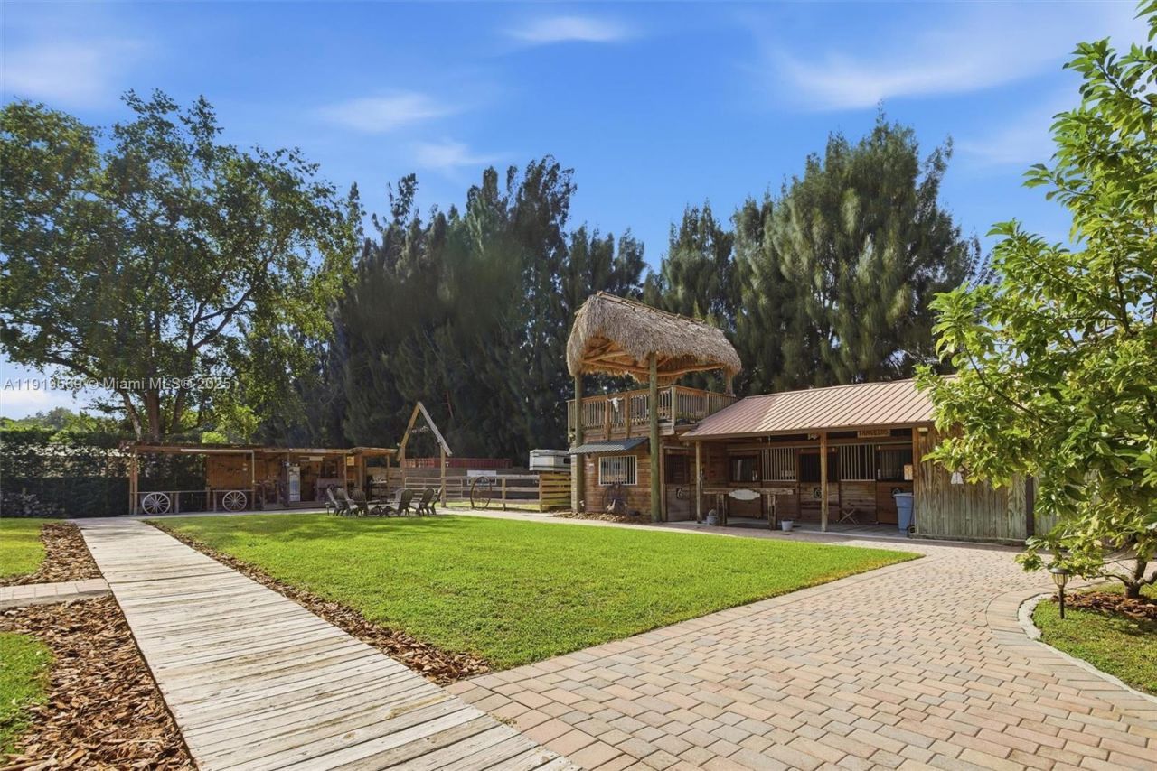 5601 SW 195th Ter, Southwest Ranches, FL 33332 Photo