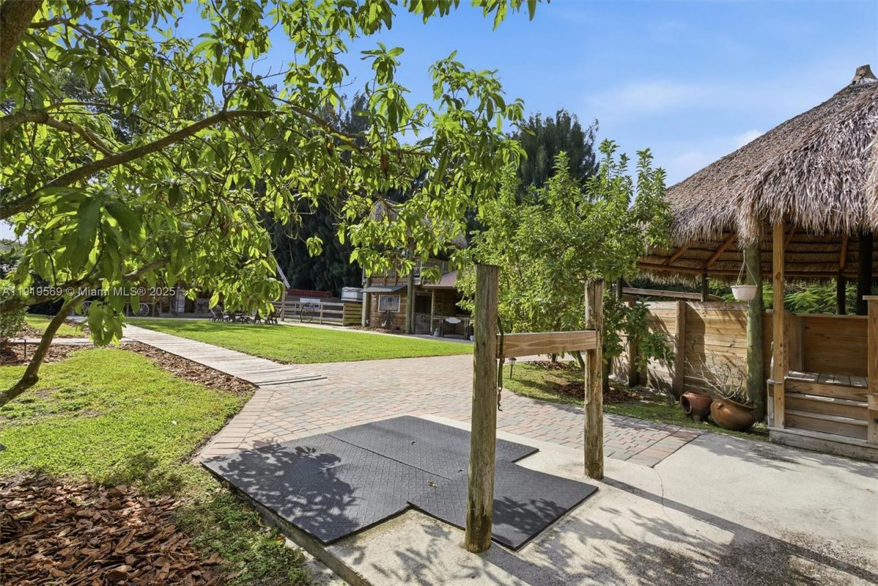 5601 SW 195th Ter, Southwest Ranches, FL 33332 Photo