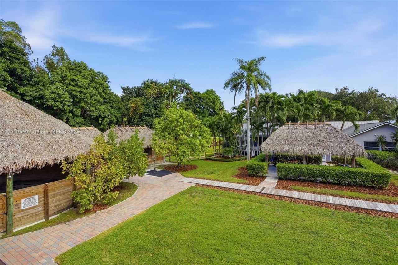 5601 SW 195th Ter, Southwest Ranches, FL 33332 Photo