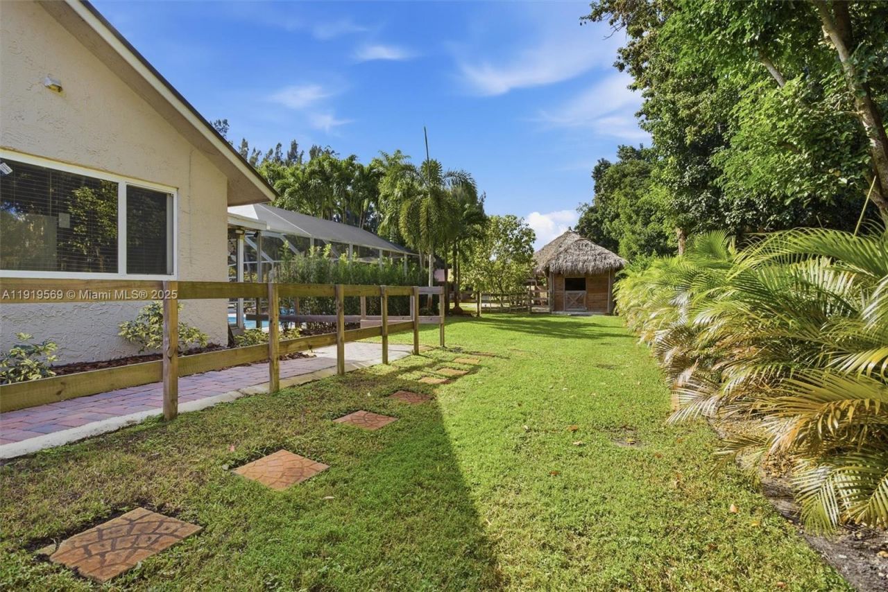 5601 SW 195th Ter, Southwest Ranches, FL 33332 Photo