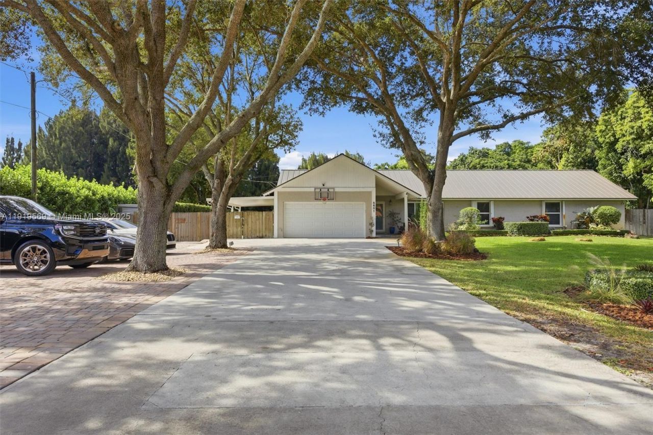 5601 SW 195th Ter, Southwest Ranches, FL 33332 Photo