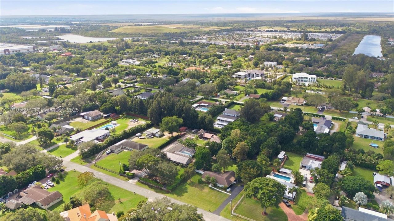 5601 SW 195th Ter, Southwest Ranches, FL 33332 Photo