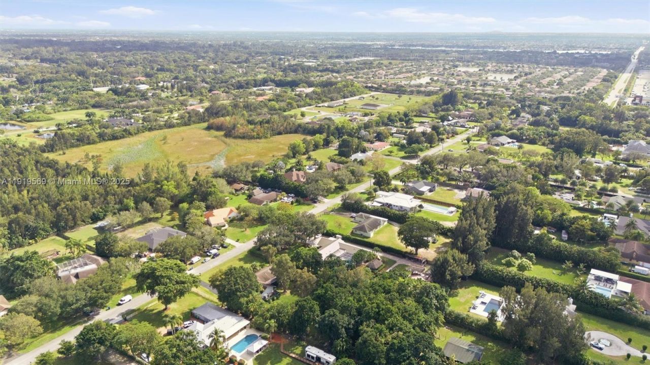 5601 SW 195th Ter, Southwest Ranches, FL 33332 Photo